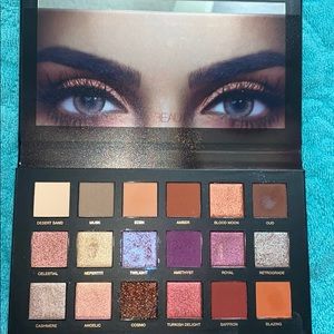 Huda Beauty Desert Dusk Palette